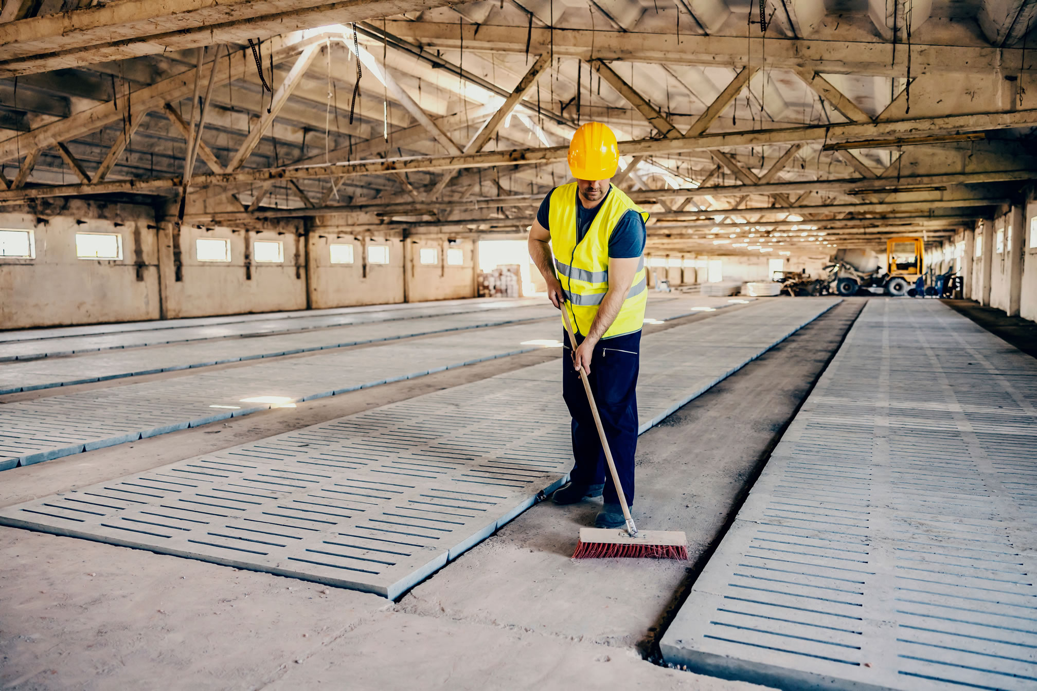Empresa de limpiezas de naves industriales en Madrid